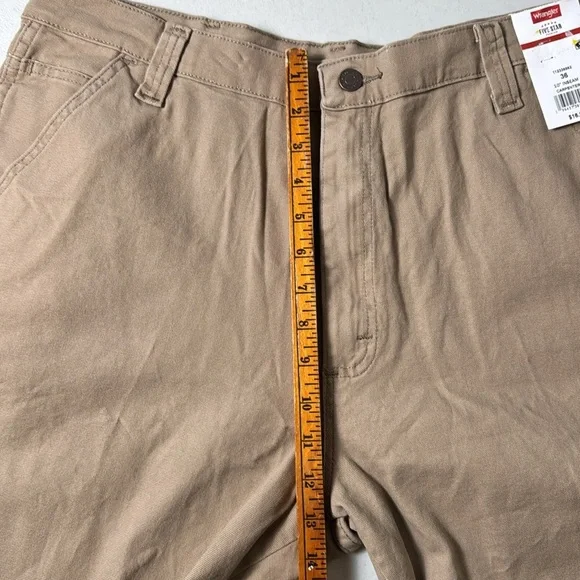 NWT-Wrangler Flex Fit carpenter shorts - Picture 7 of 8